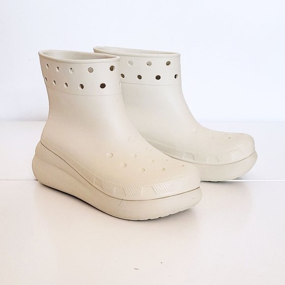 Crocs Iconic Off-White Crush Boot - Size Women 12 - Picture 1 of 9